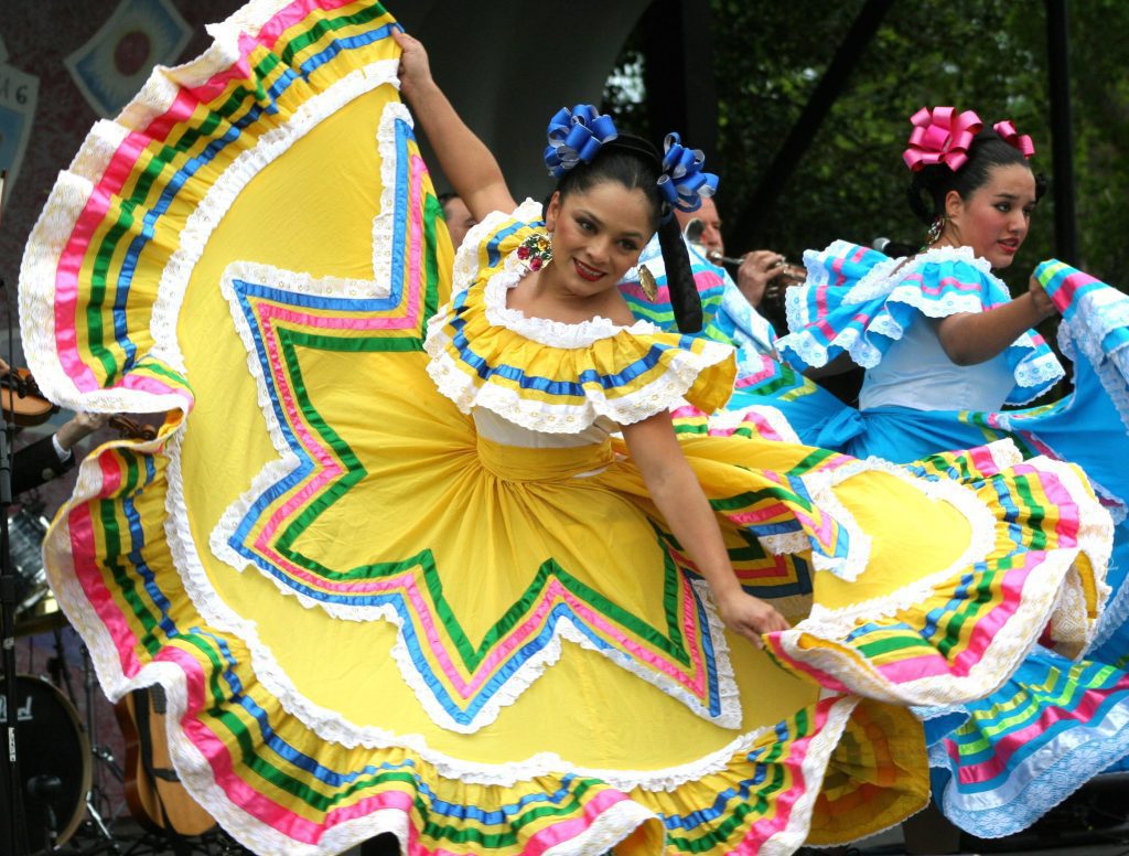 cinco de mayo salsa dancers