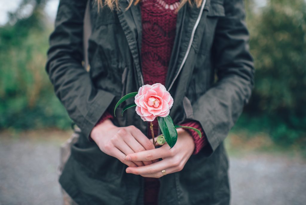 girl-with-pink-rose