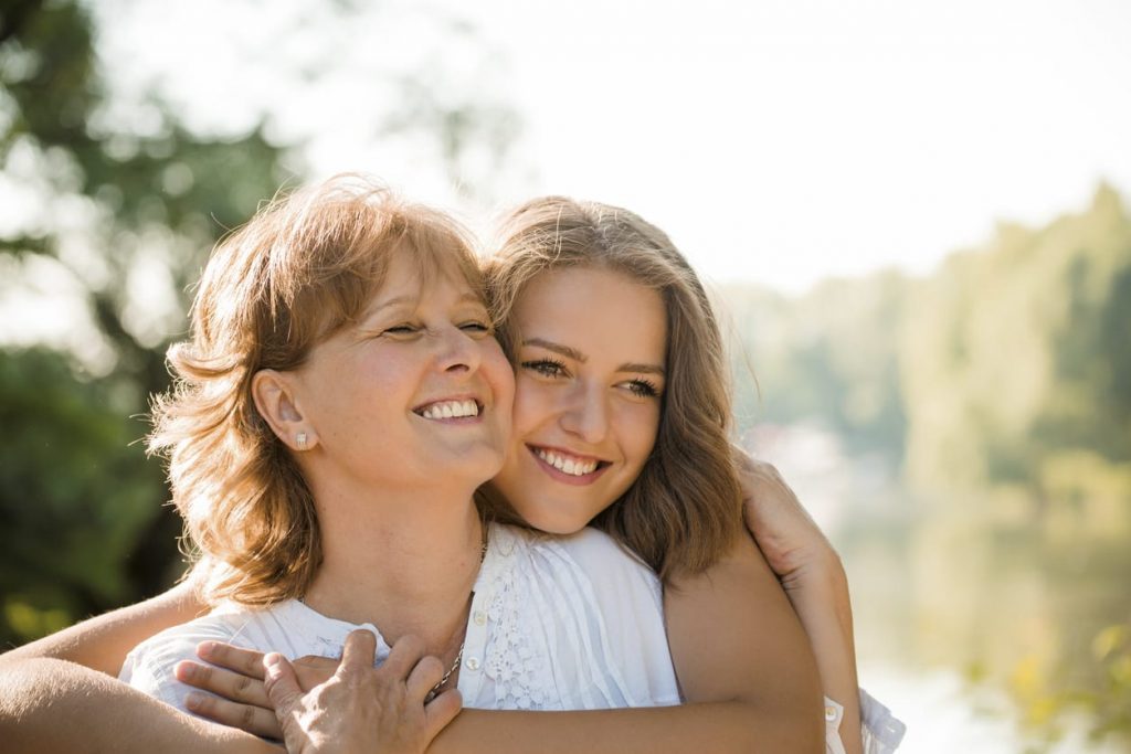 mom and daughter