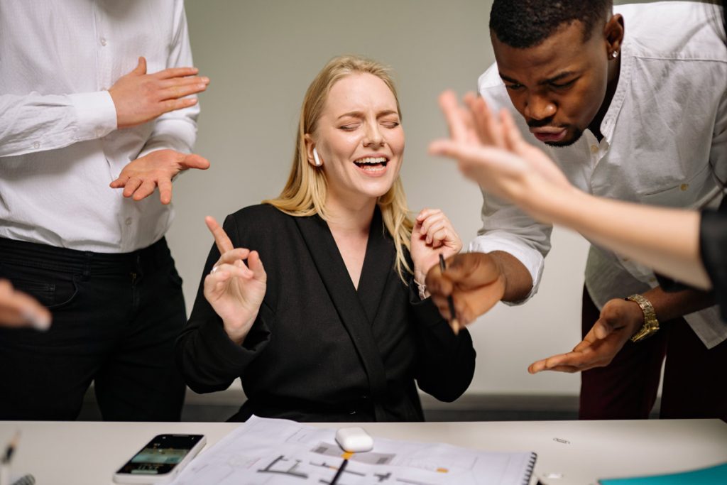 arguing co-workers