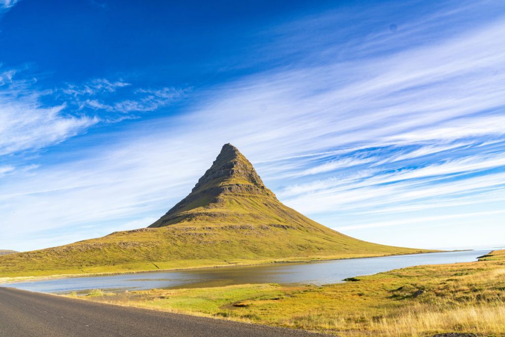 Peaceful mountain landscape representing the calm, grounded mental state achieved through hypnotherapy
